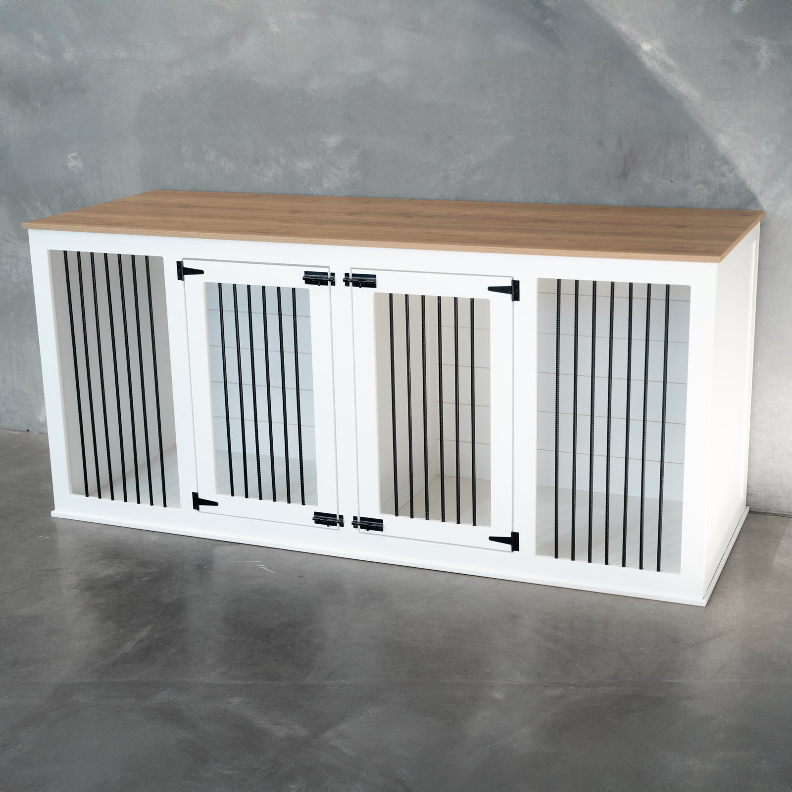 XL double dog kennel with sliding barn doors